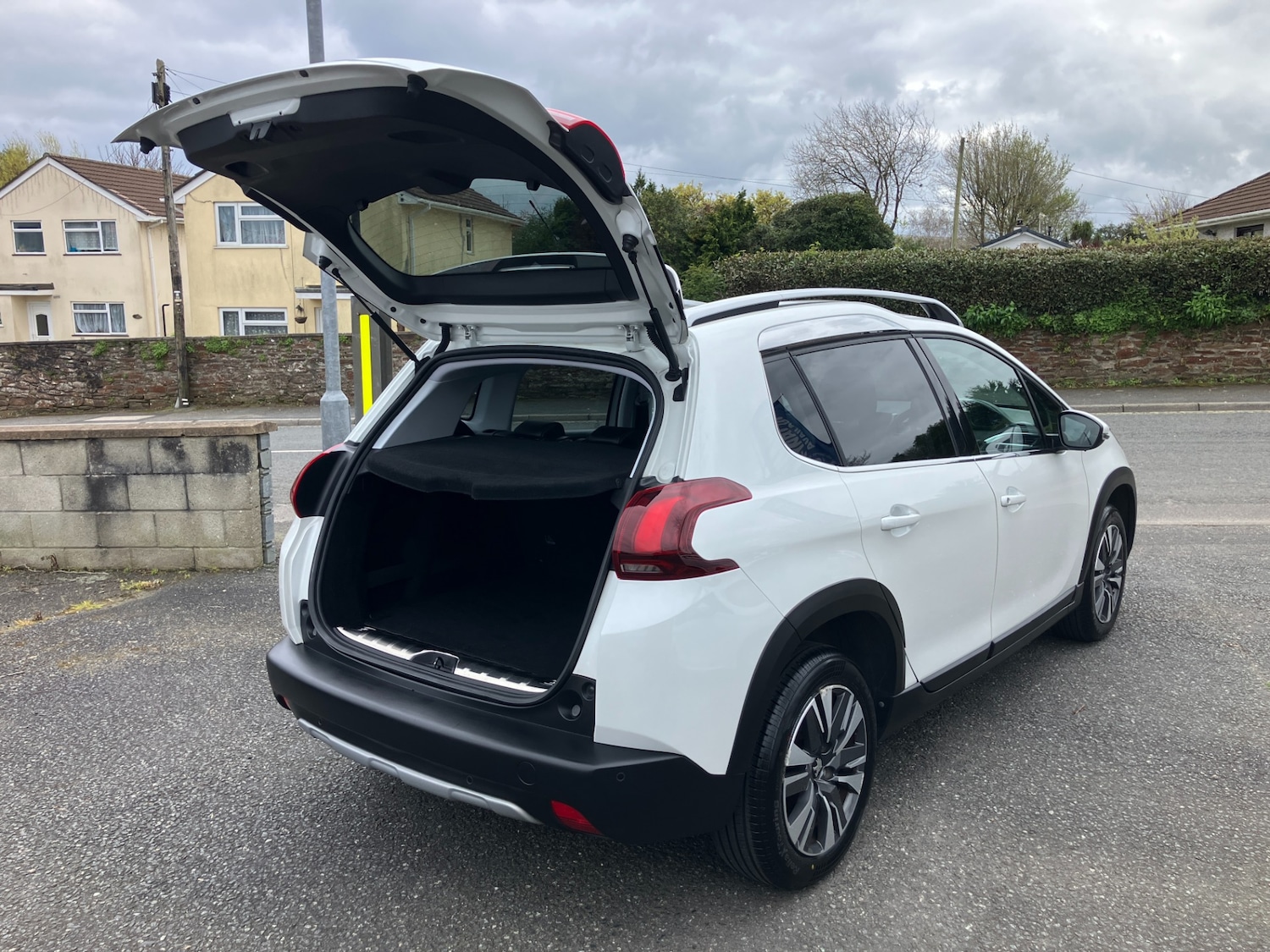Used Peugeot 2008 2016 for sale - 78105010: Photo 2