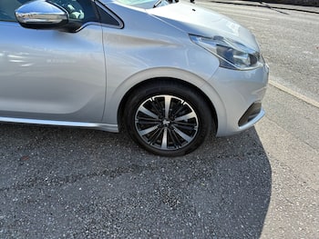 Used Peugeot 208 2018 for sale - 79780079: Photo