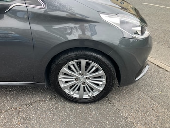 Used Peugeot 208 2017 for sale - 78951113: Photo
