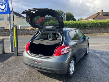 Used Peugeot 208 2014 for sale - 75723300: Photo