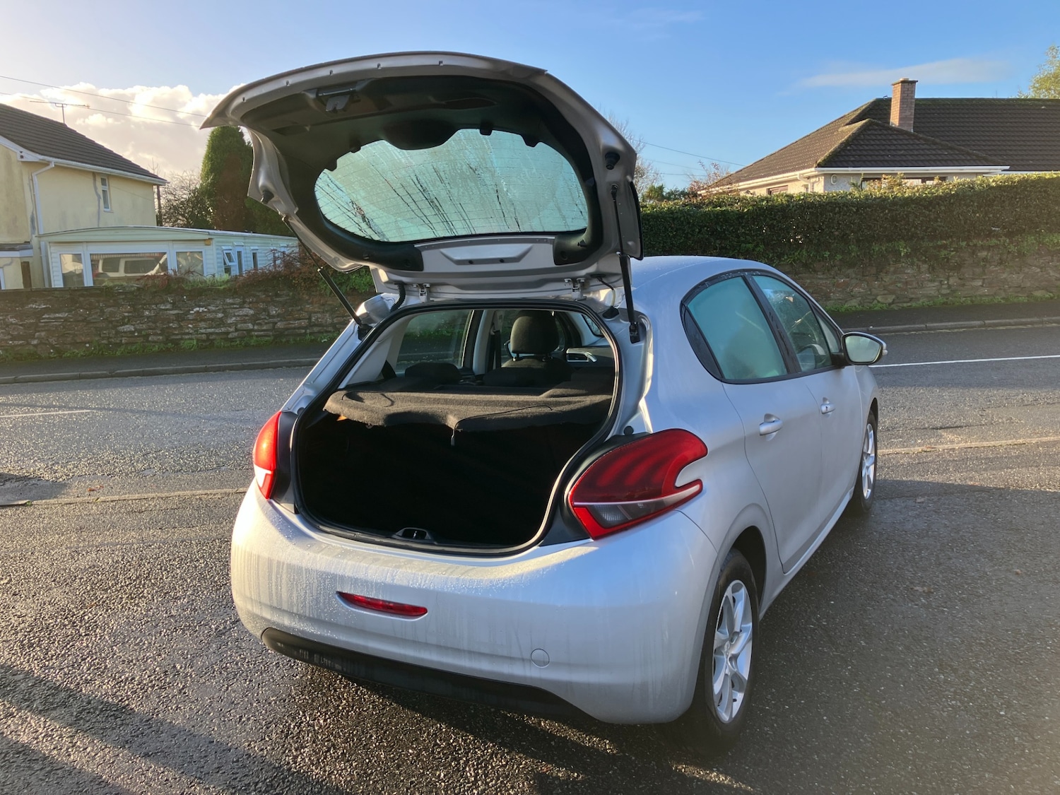 Used Peugeot 208 2015 for sale - 76626632: Photo 3