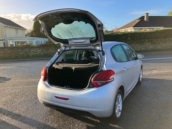 Used Peugeot 208 2015 for sale - 76626632: Photo