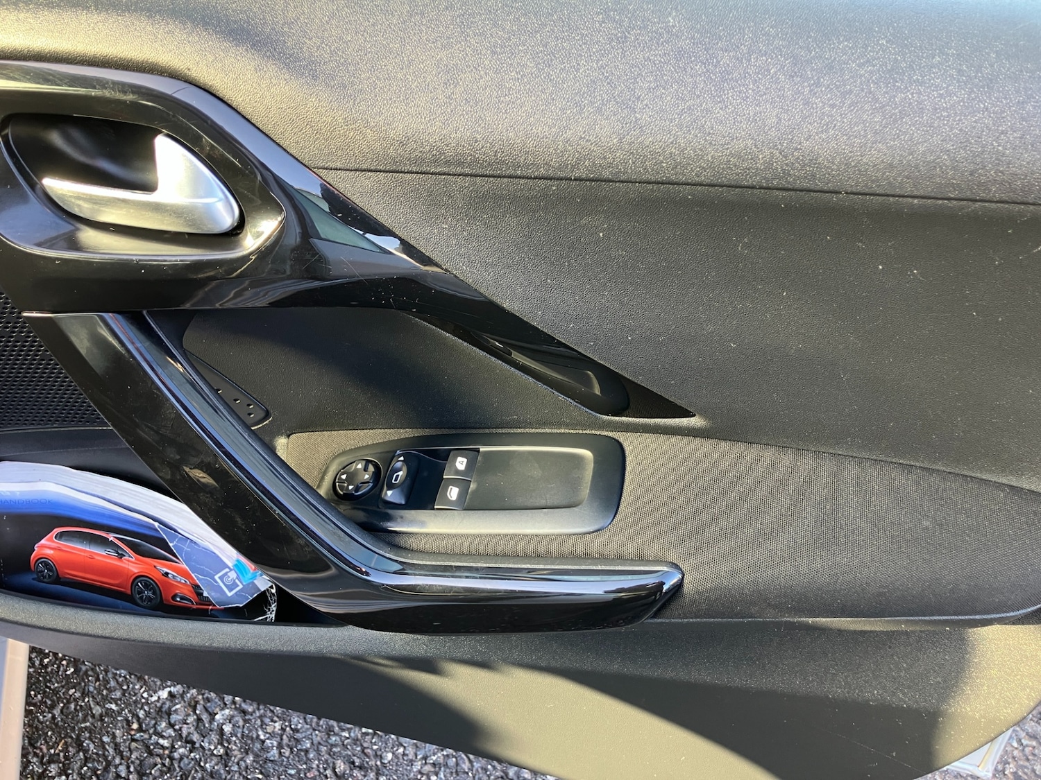 Used Peugeot 208 2015 for sale - 76626632: Photo 8