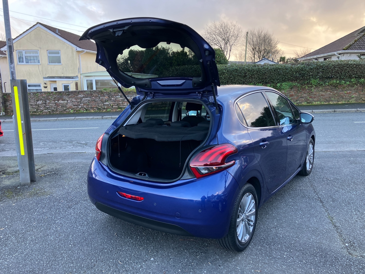 Used Peugeot 208 2015 for sale - 77367242: Photo 3