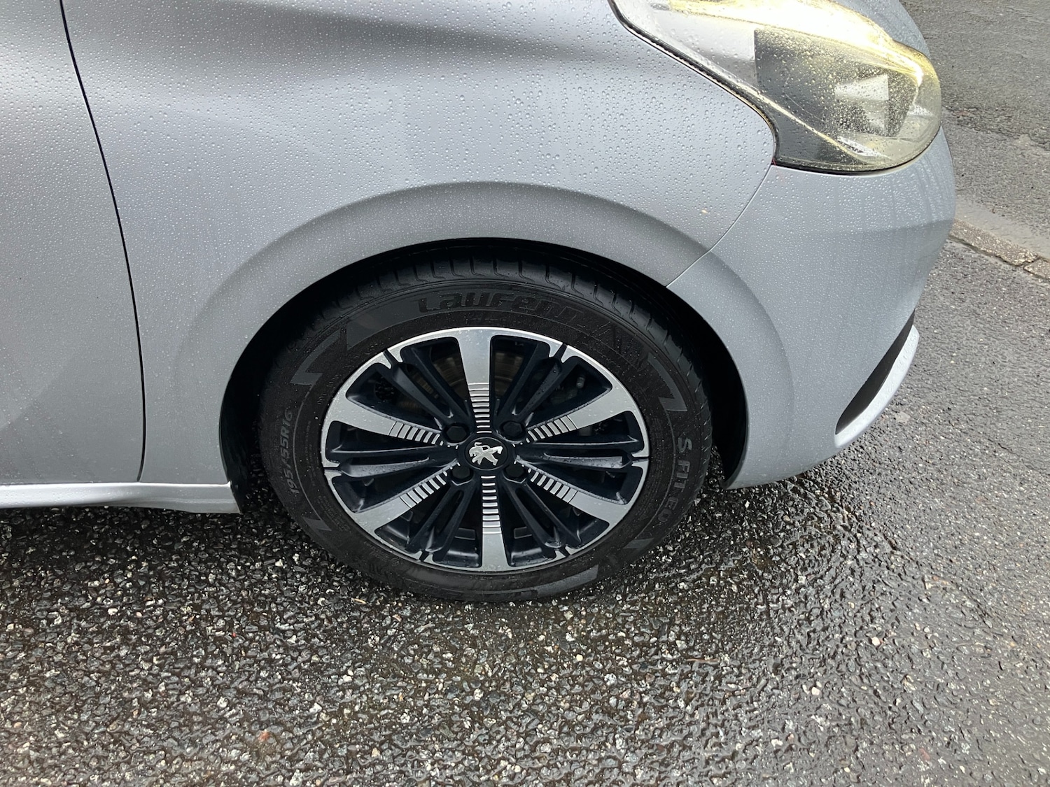 Used Peugeot 208 2018 for sale - 76762377: Photo 2