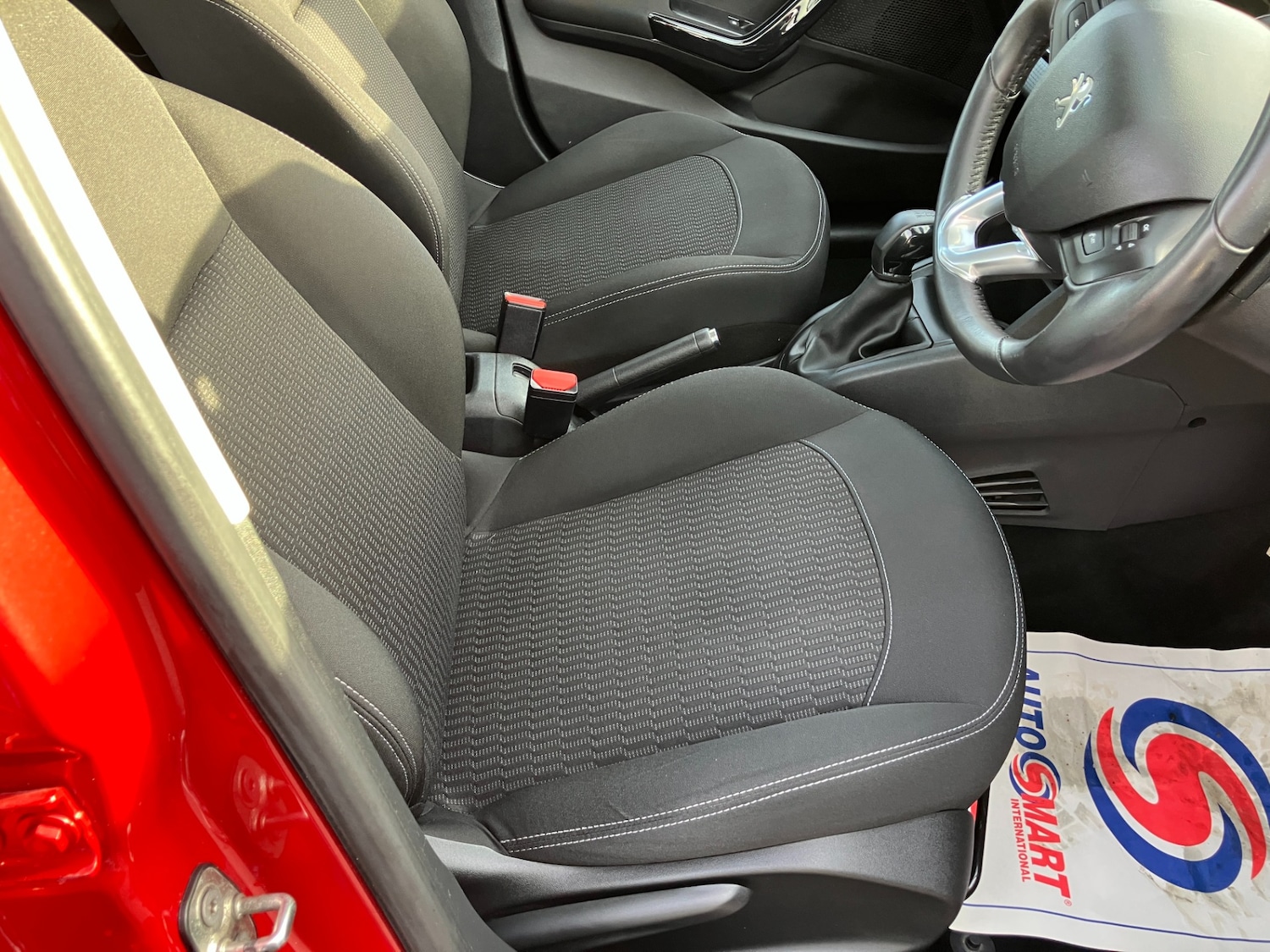 Used Peugeot 208 2017 for sale - 76741462: Photo 10