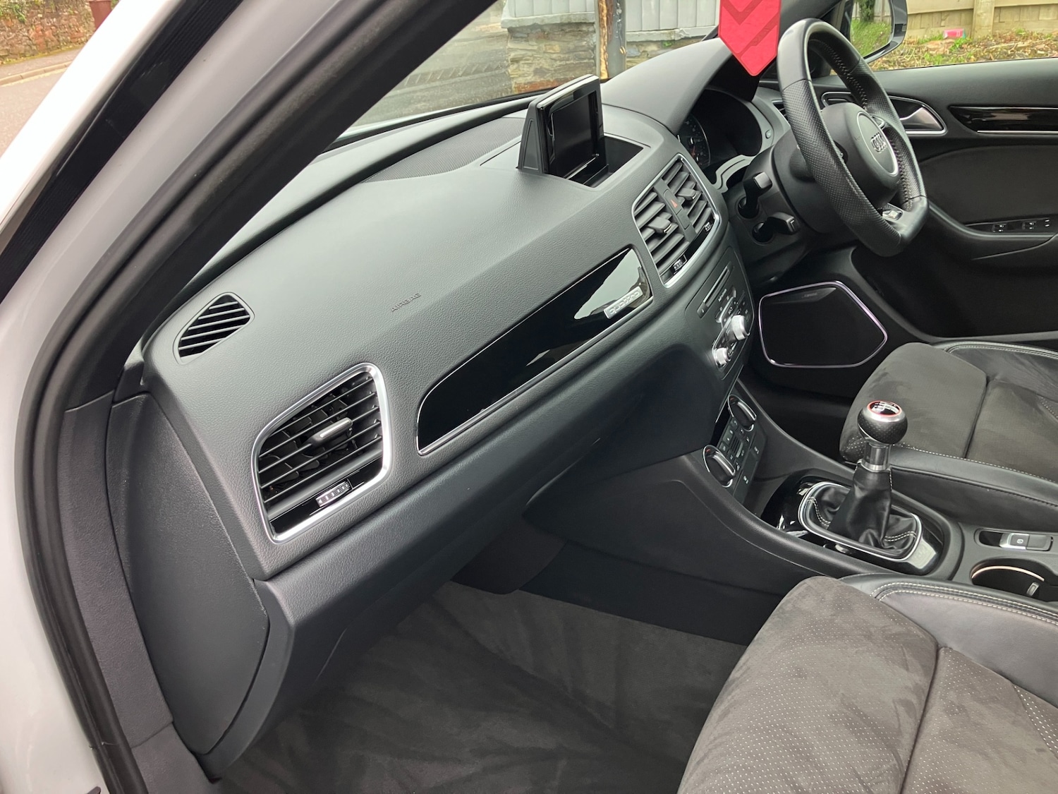 Used Audi Q3 2018 for sale - 77947389: Photo 9