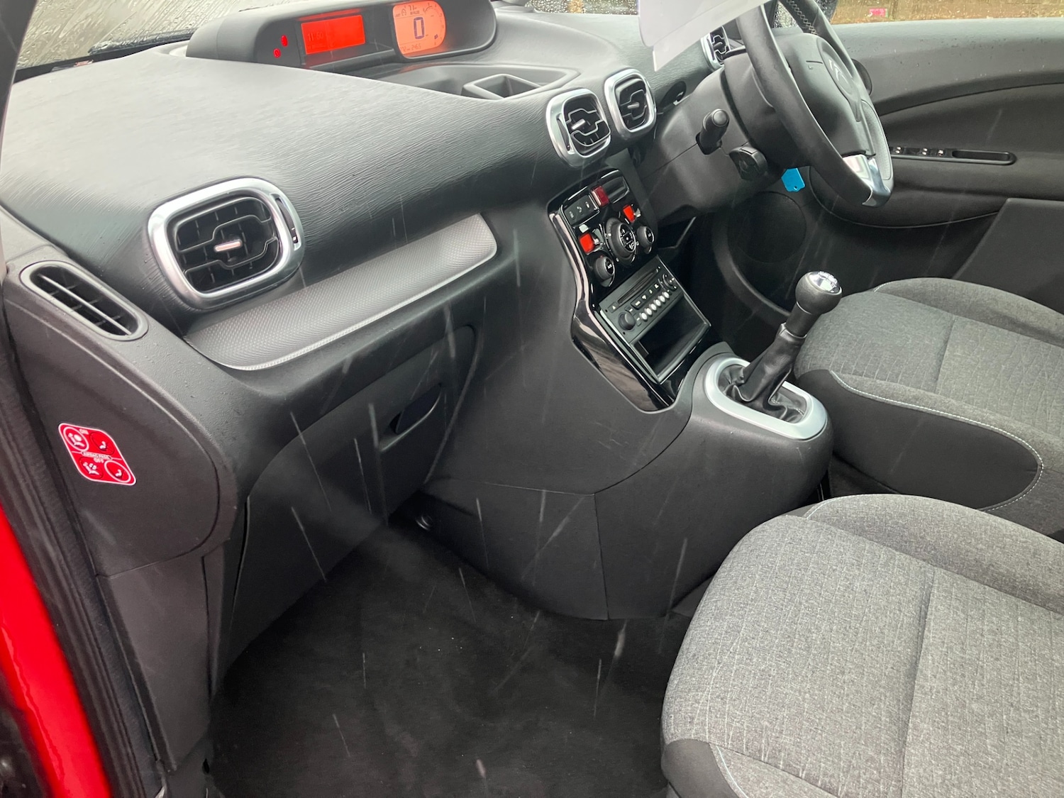 Used Citroen C3 Picasso 2017 for sale - 76461877: Photo 9