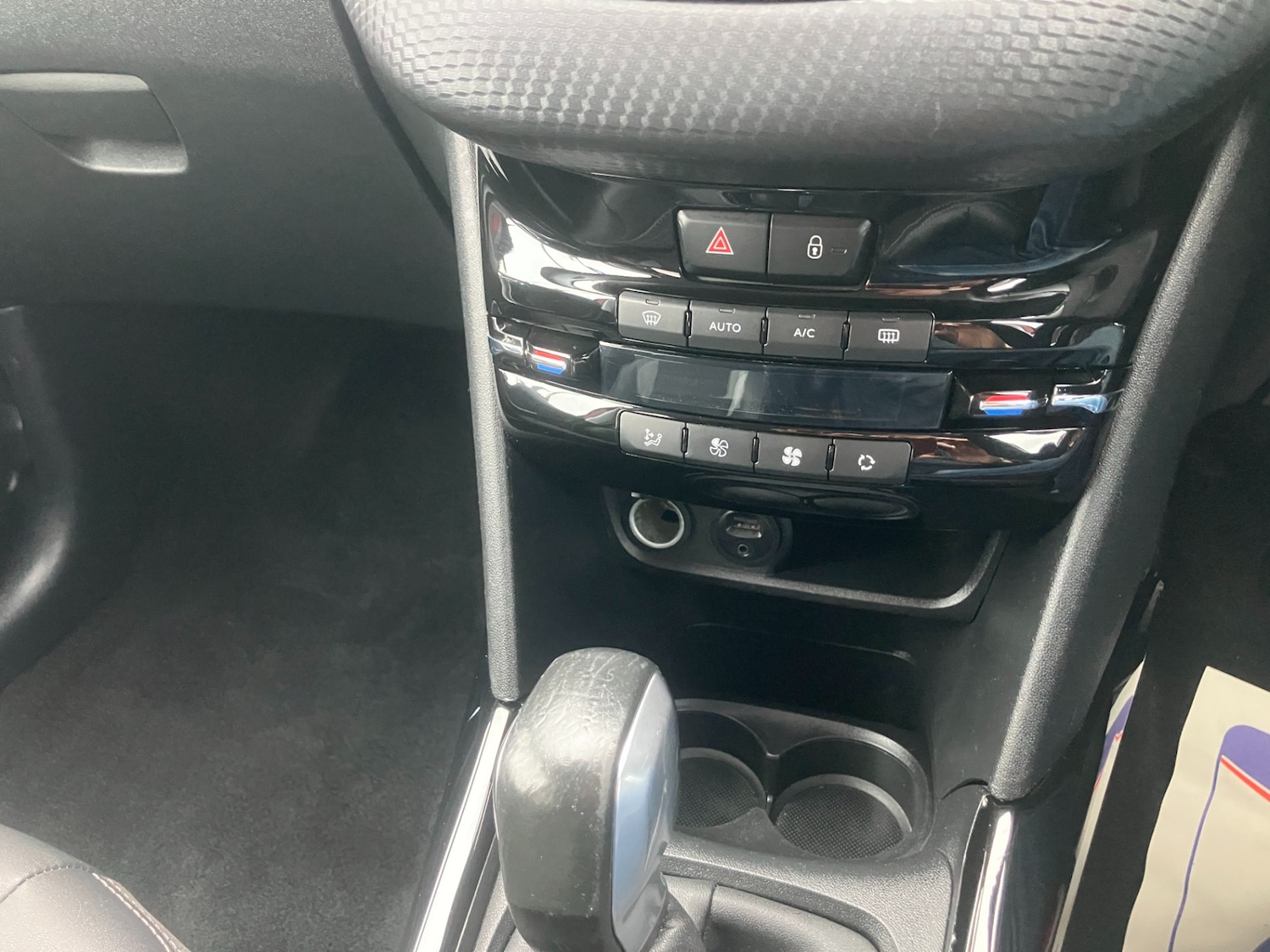 Used Peugeot 2008 2017 for sale - 76252609: Photo 13