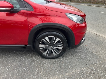 Used Peugeot 2008 2017 for sale - 76252609: Photo