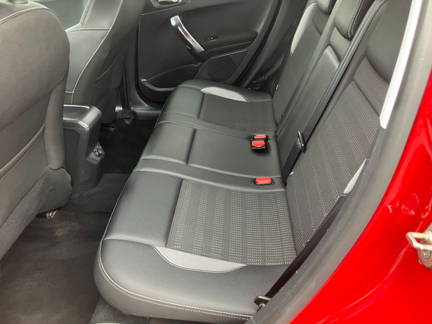 Used Peugeot 2008 2017 for sale - 76252609: Photo 6