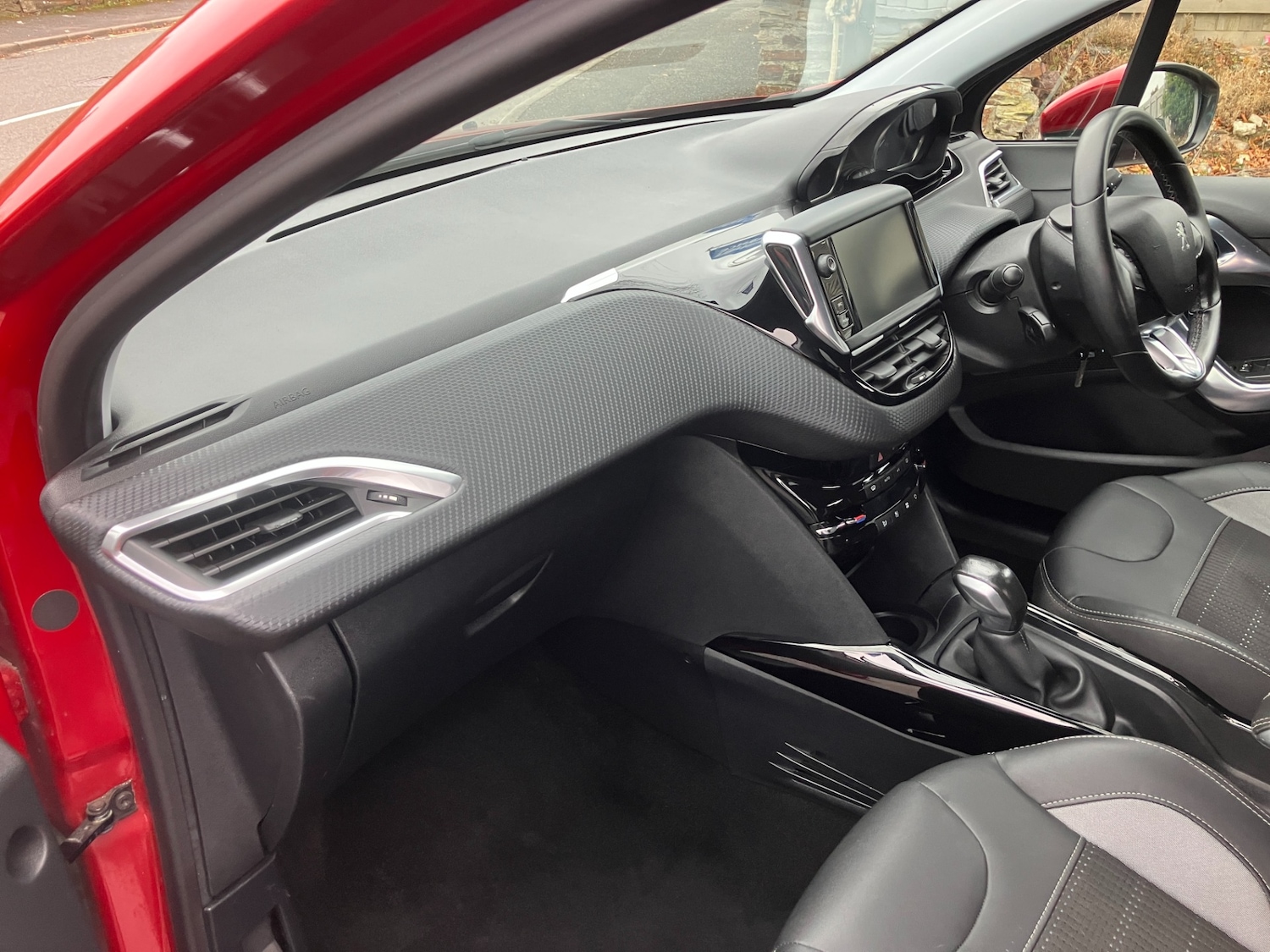 Used Peugeot 2008 2017 for sale - 76252609: Photo 7