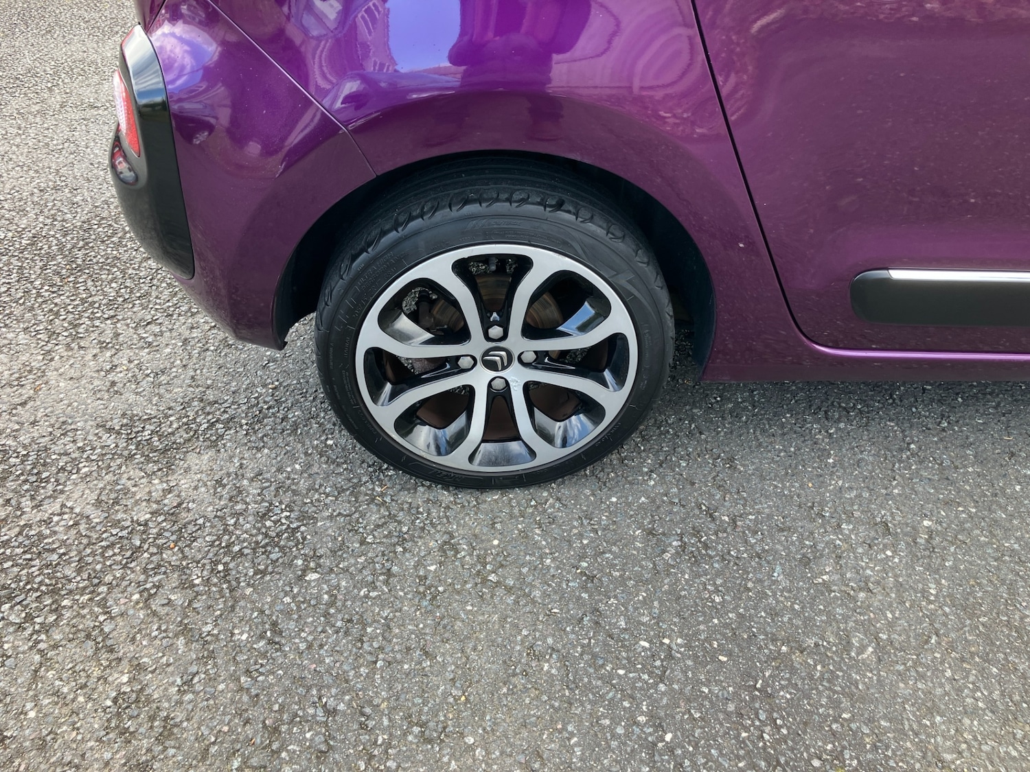 Used Citroen C3 Picasso 2017 for sale - 77568475: Photo 2