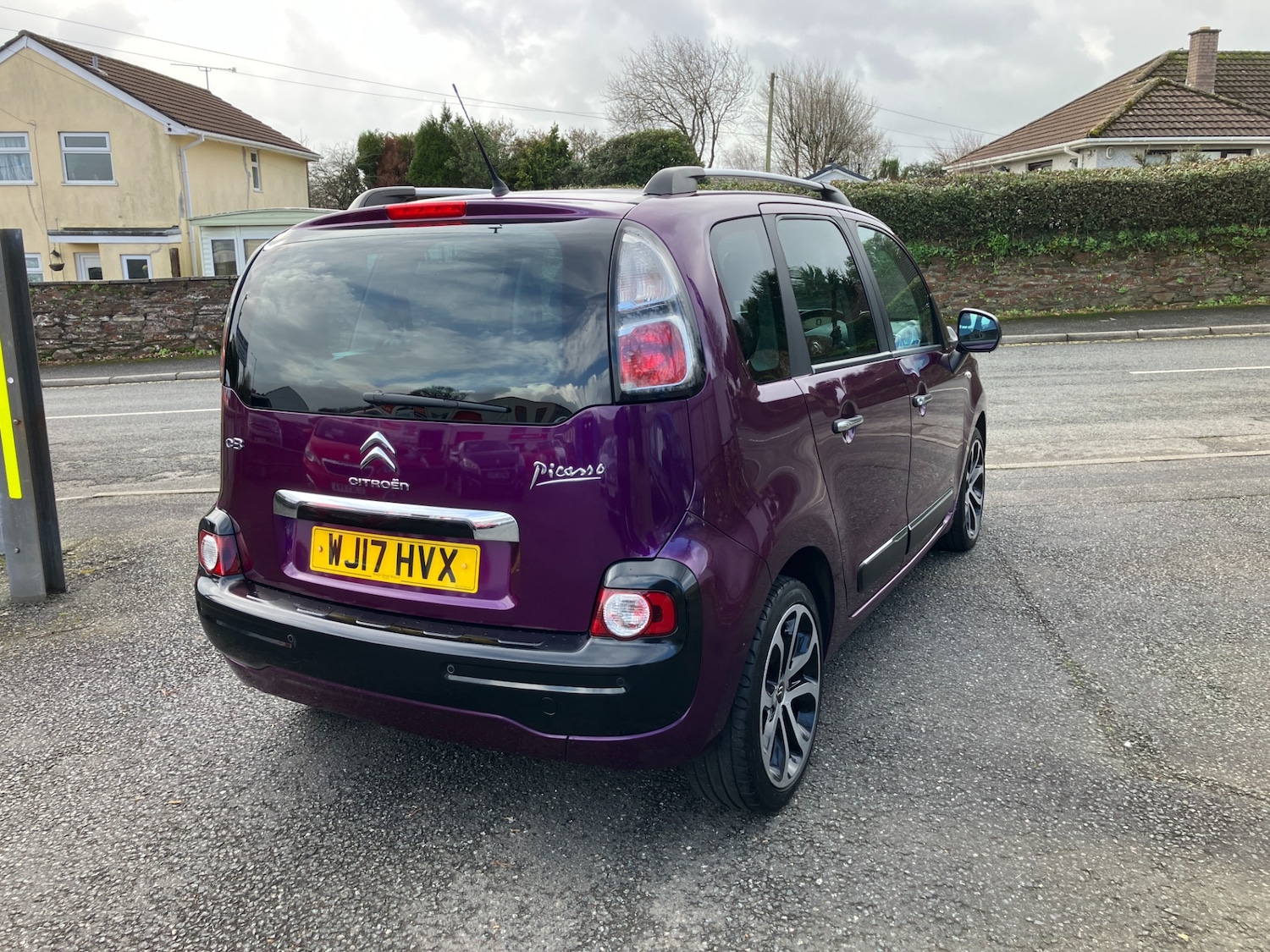 Used Citroen C3 Picasso 2017 for sale - 77568475: Photo 3