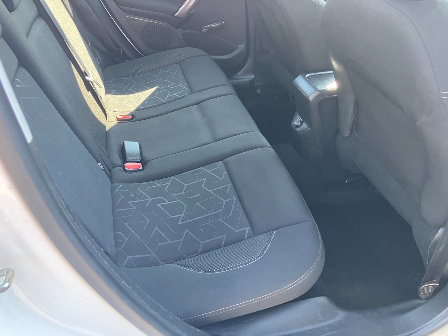 Used Peugeot 2008 2014 for sale - 77947020: Photo 5