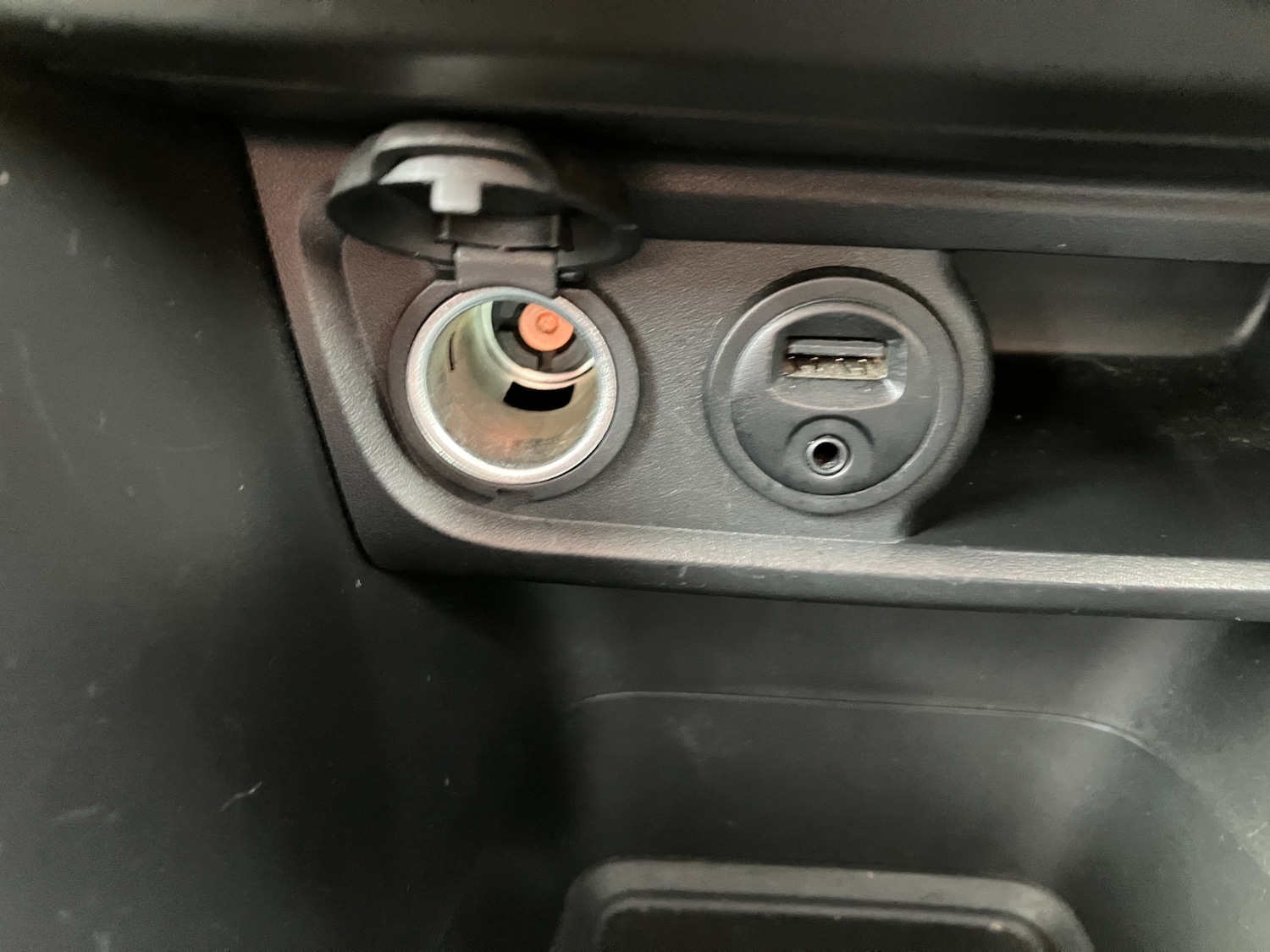 Used Peugeot 208 2014 for sale - 78027226: Photo 14