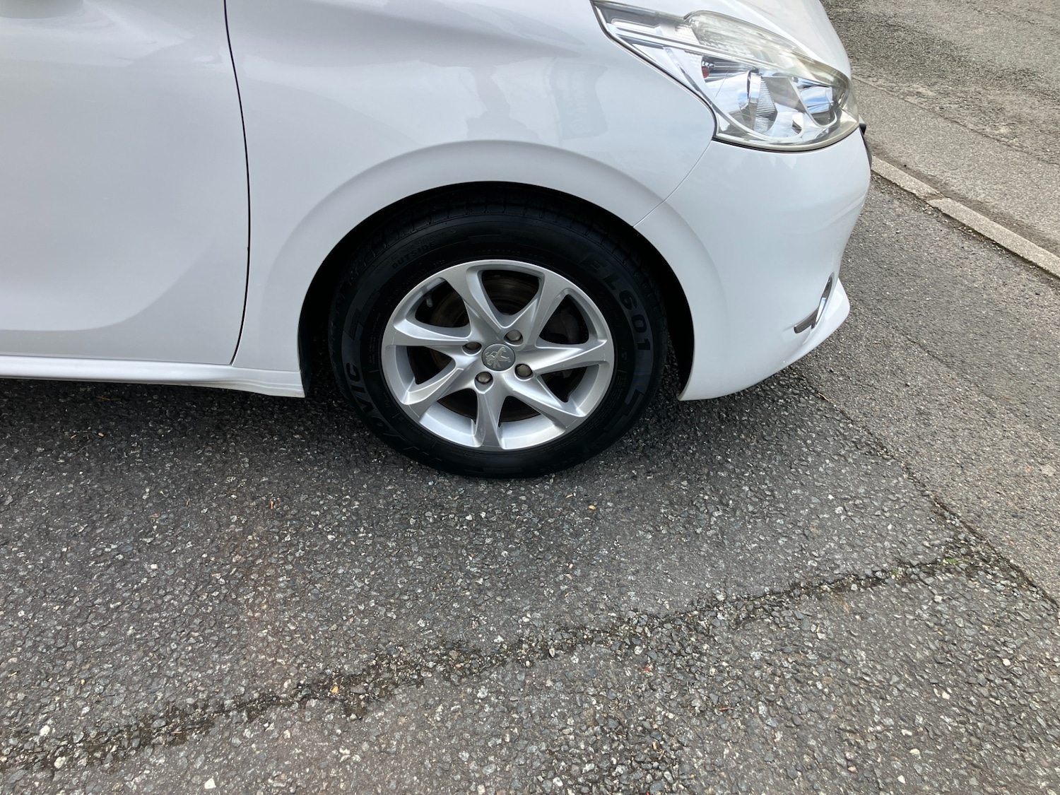 Used Peugeot 208 2014 for sale - 78027226: Photo 2