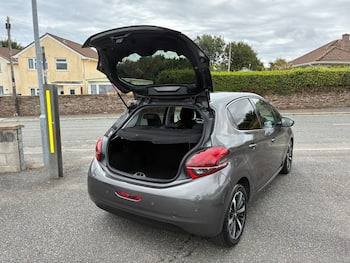 Used Peugeot 208 2018 for sale - 79663961: Photo