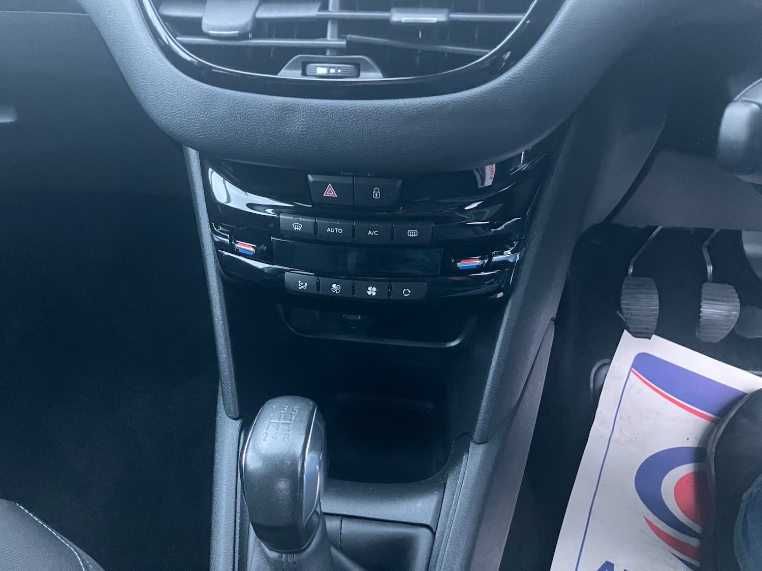 Used Peugeot 208 2014 for sale - 76461264: Photo 11