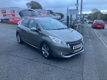 Used Peugeot 208 2014 for sale - 76461264: Photo
