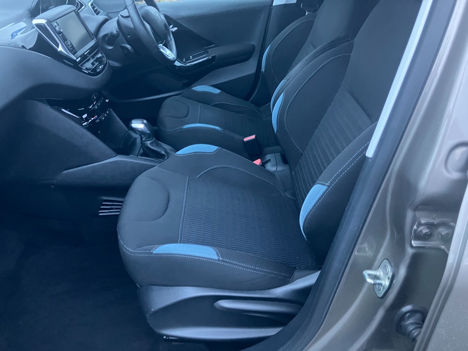 Used Peugeot 208 2014 for sale - 76461264: Photo 8