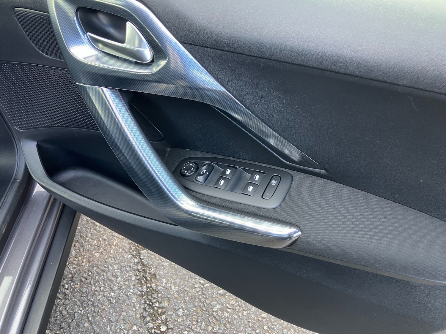 Used Peugeot 2008 2015 for sale - 77569018: Photo 9