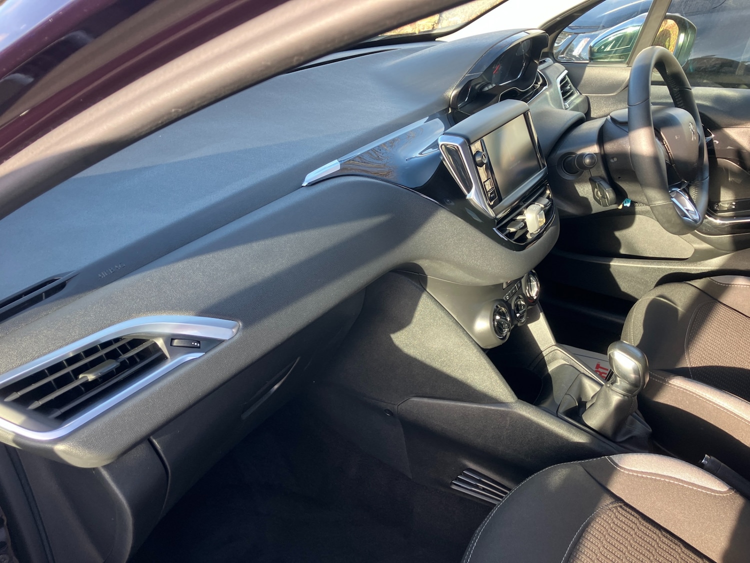 Used Peugeot 208 2014 for sale - 76382776: Photo 7