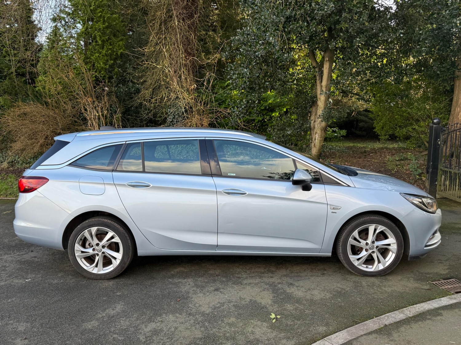 Used Vauxhall Astra for sale - 76993835: Photo 10