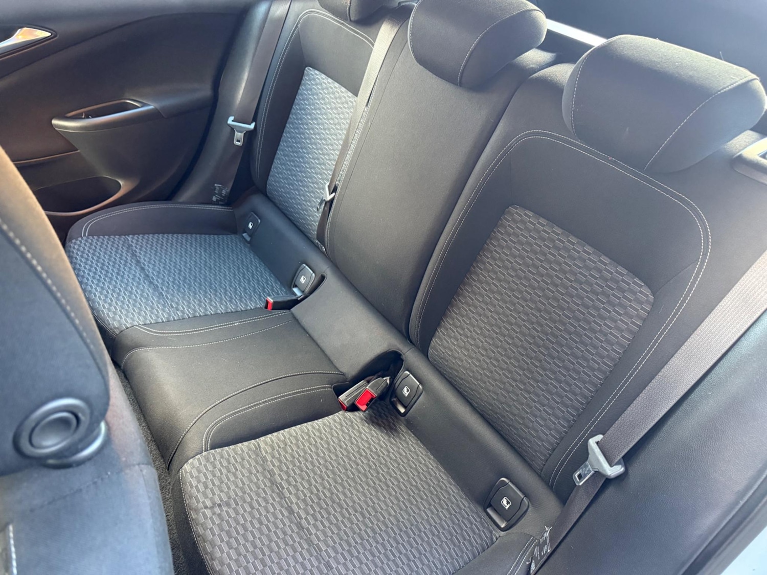 Used Vauxhall Astra for sale - 76993835: Photo 23