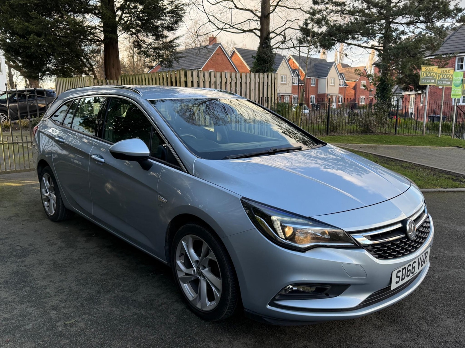 Used Vauxhall Astra for sale - 76993835: Photo 4