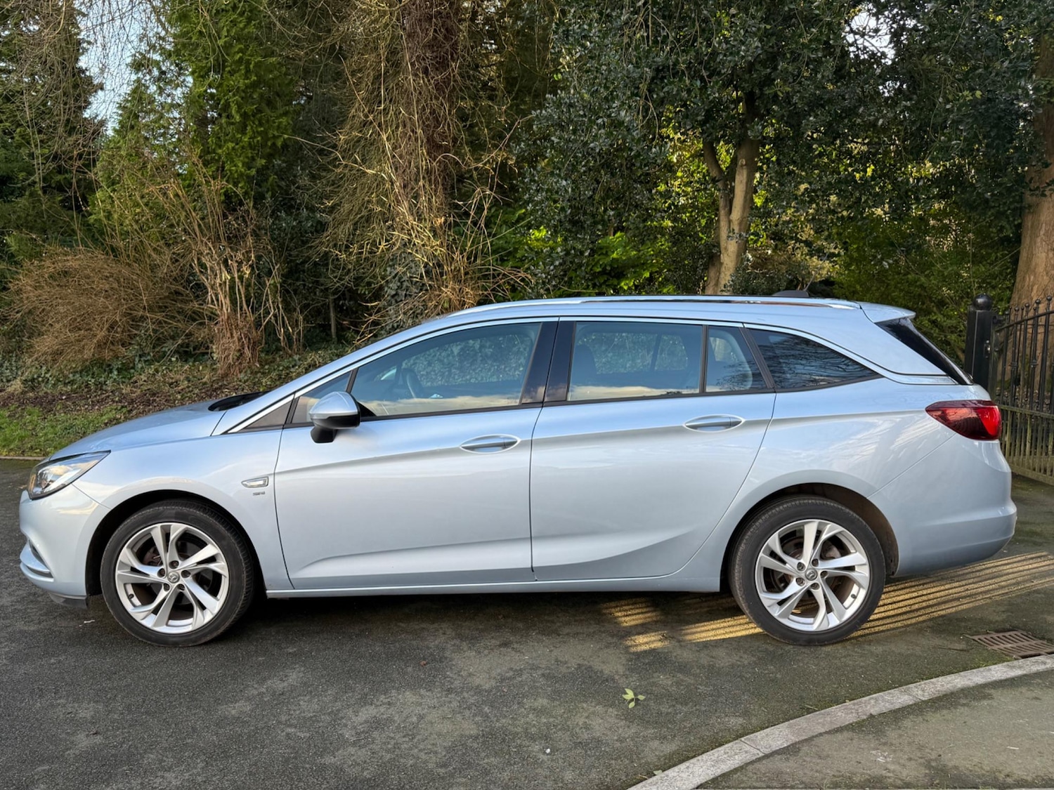 Used Vauxhall Astra for sale - 76993835: Photo 7