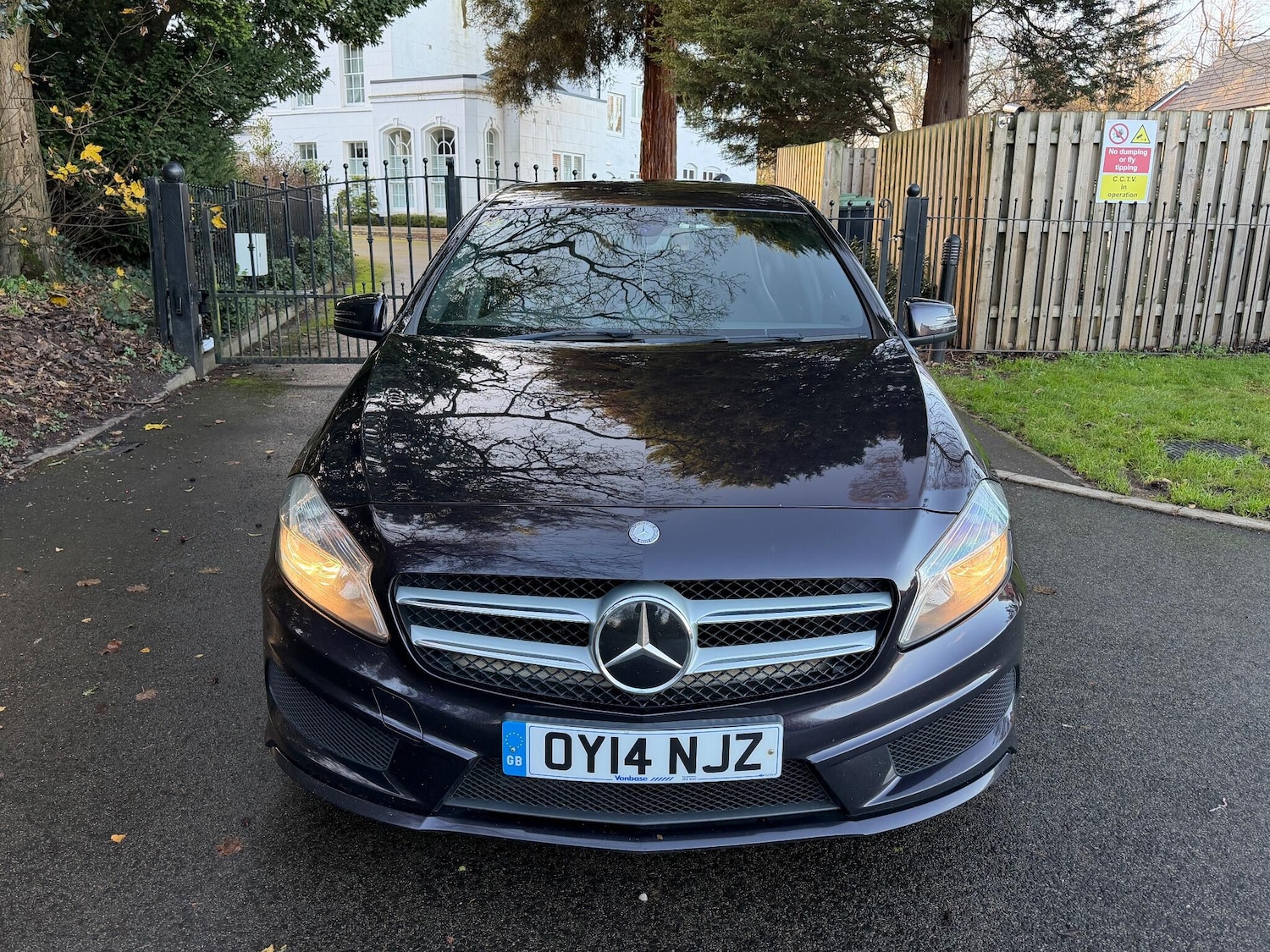 Used Mercedes-Benz A-Class 2014 for sale - 76918522: Photo 2