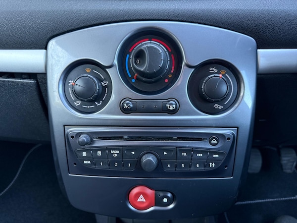 Used Renault Clio 2012 for sale - 74768122: Photo 24