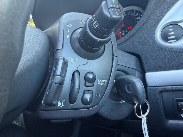 Used Renault Clio 2012 for sale - 74768122: Photo 28
