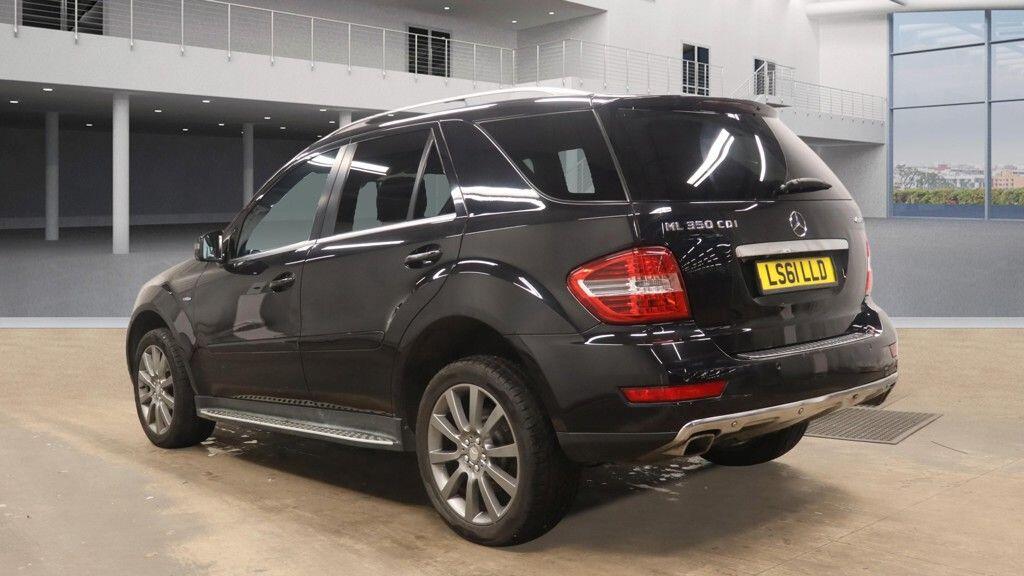 Used Mercedes-Benz M Class 2011 for sale - 77538252: Photo 3