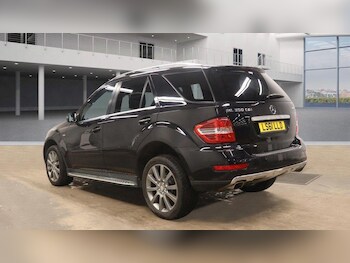 Used Mercedes-Benz M Class 2011 for sale - 77538252: Photo