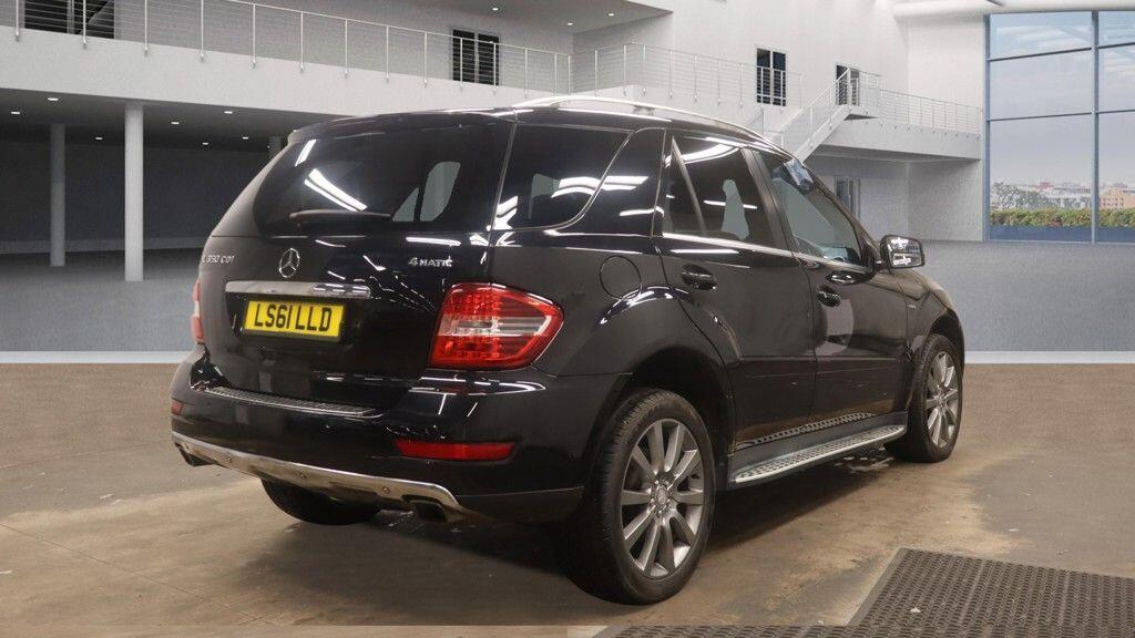 Used Mercedes-Benz M Class 2011 for sale - 77538252: Photo 4