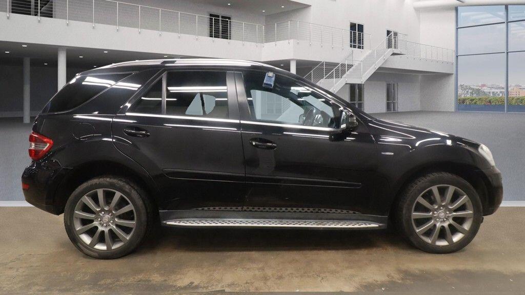 Used Mercedes-Benz M Class 2011 for sale - 77538252: Photo 5