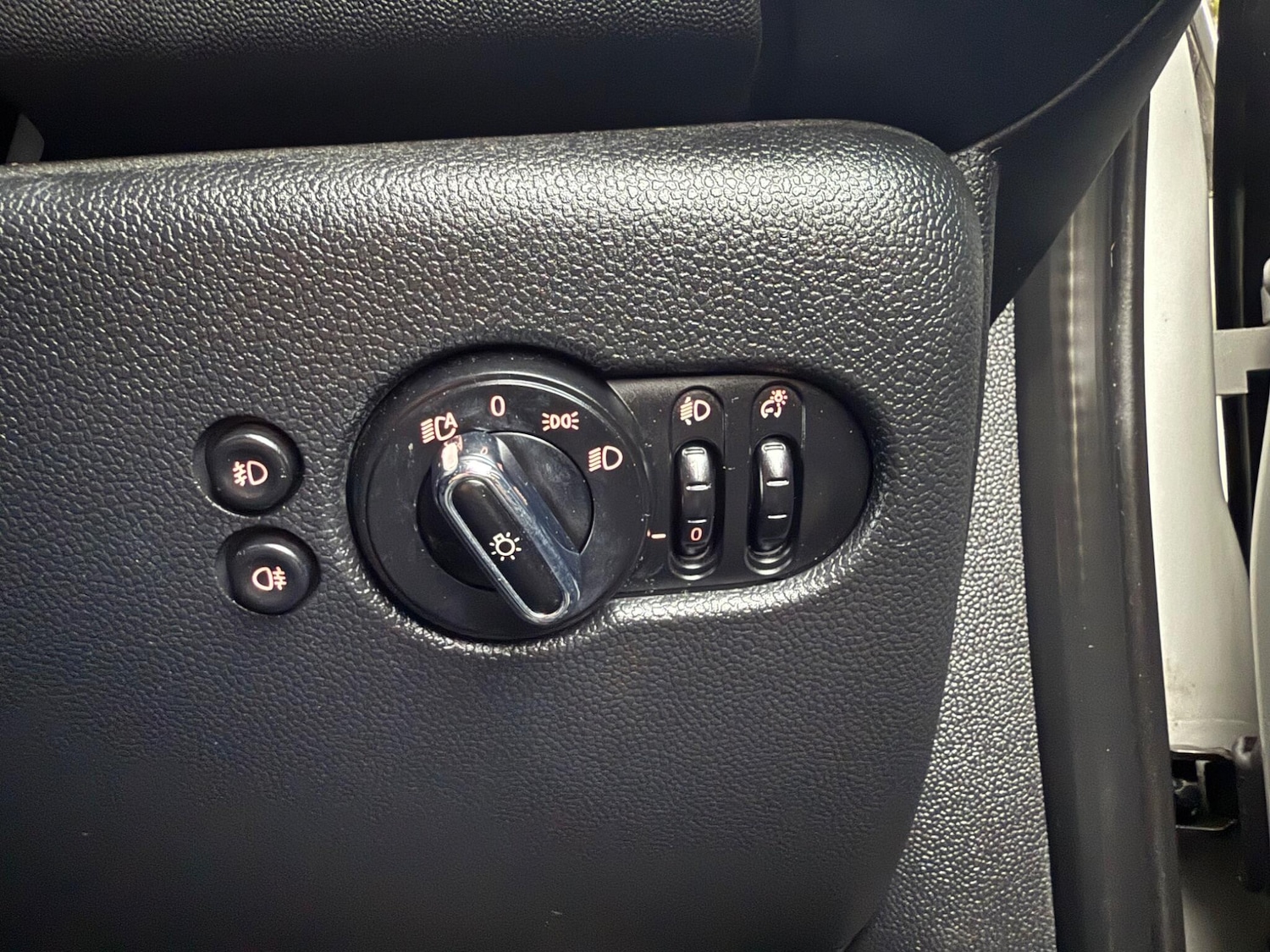 Used MINI Hatch 2015 for sale - 76072103: Photo 31