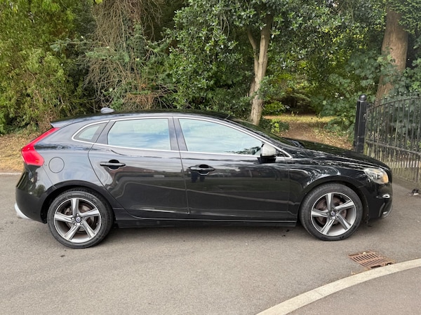 Used Volvo V40 2015 for sale - 75645957: Photo 10