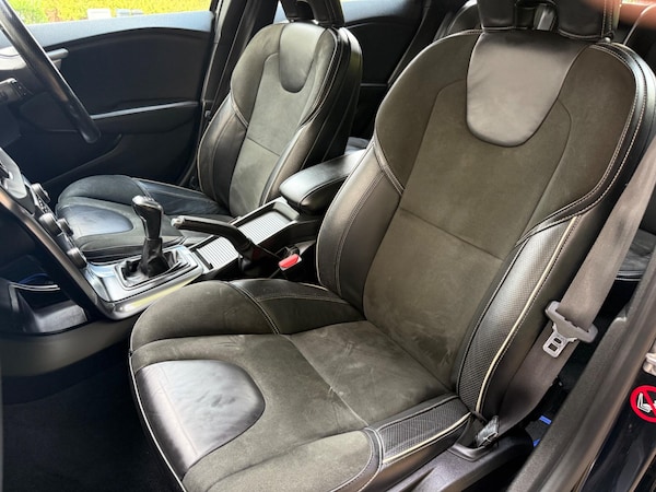 Used Volvo V40 2015 for sale - 75645957: Photo 20