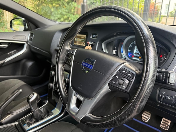 Used Volvo V40 2015 for sale - 75645957: Photo 21