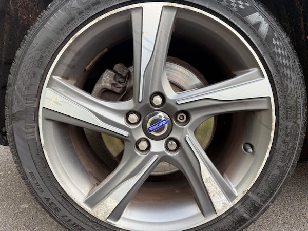 Used Volvo V40 2015 for sale - 75645957: Photo 41