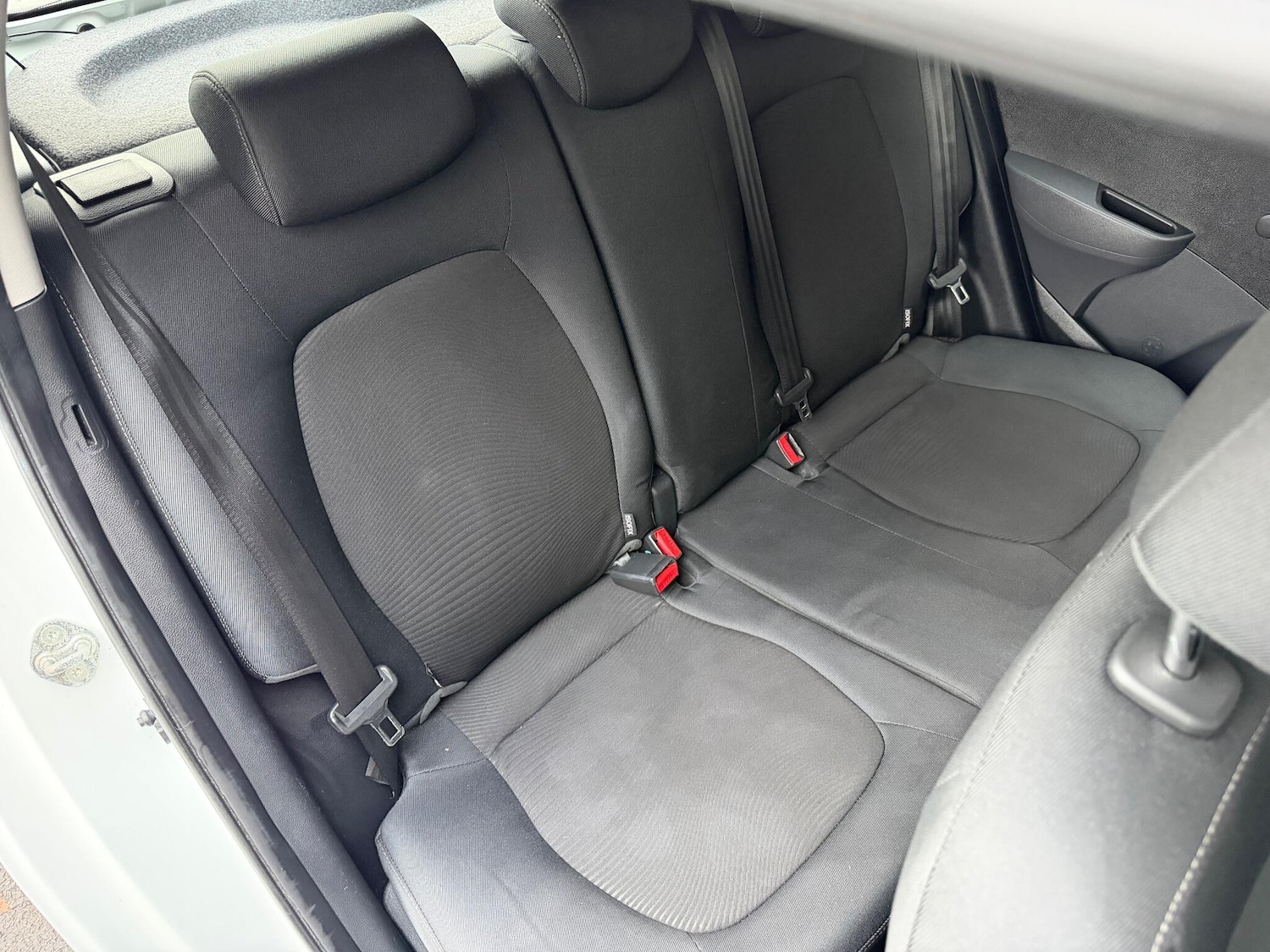 Used Hyundai i10 2018 for sale - 76671596: Photo 24