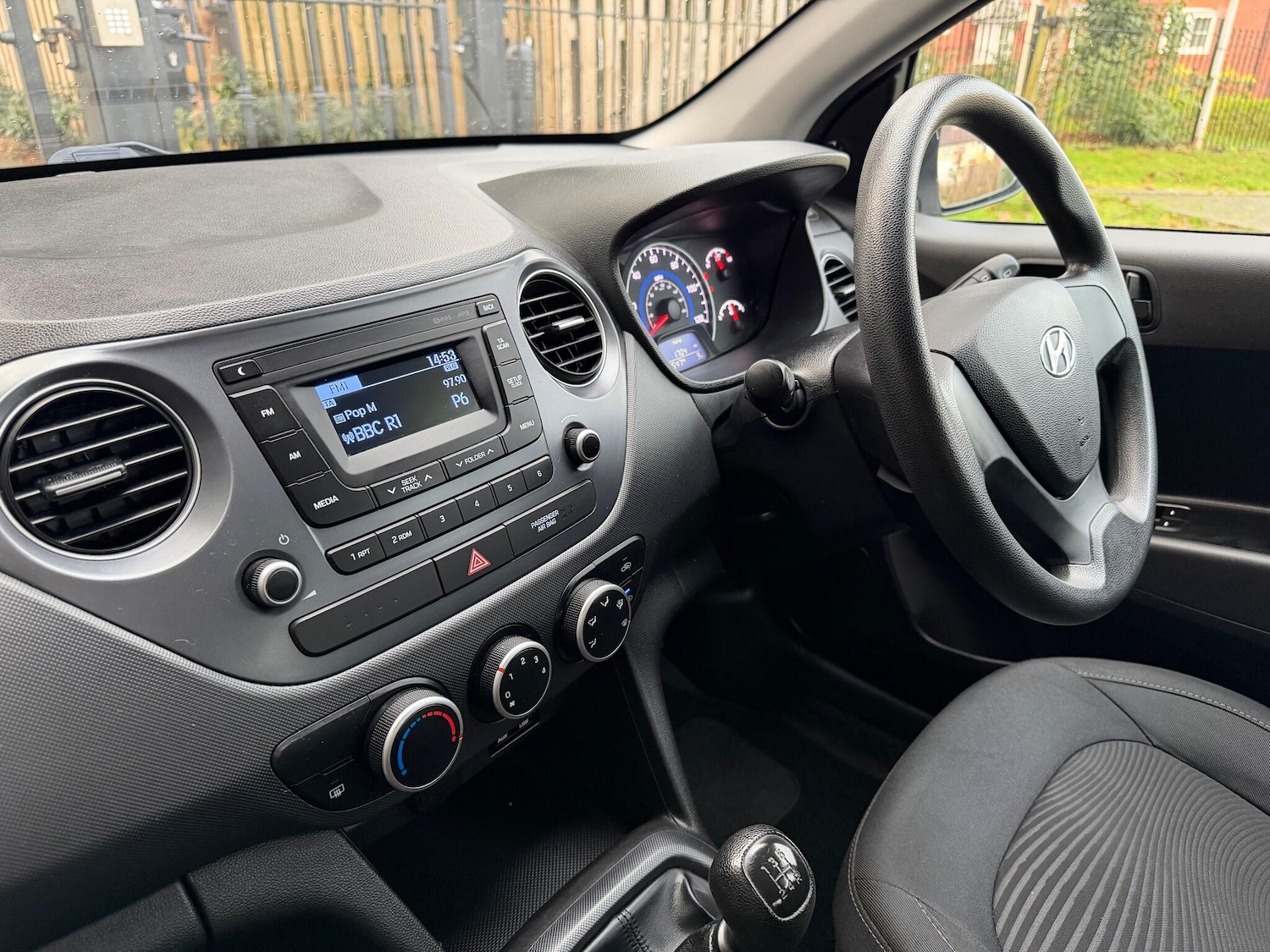 Used Hyundai i10 2018 for sale - 76671596: Photo 31