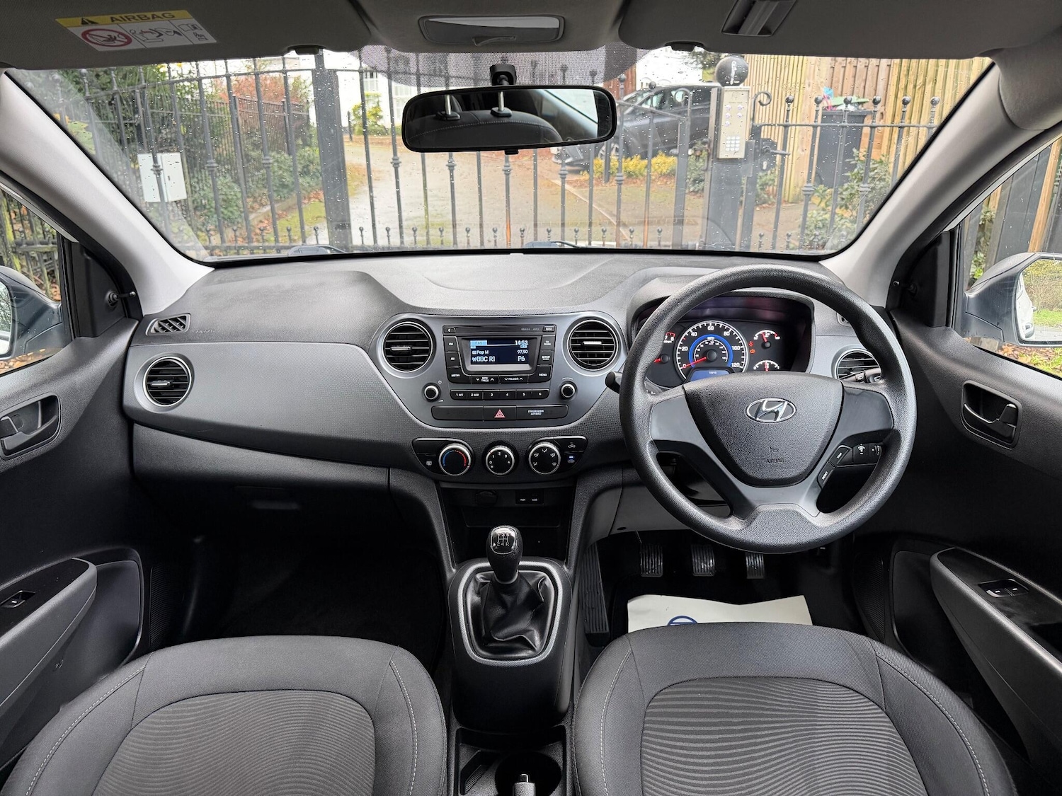 Used Hyundai i10 2018 for sale - 76671596: Photo 32