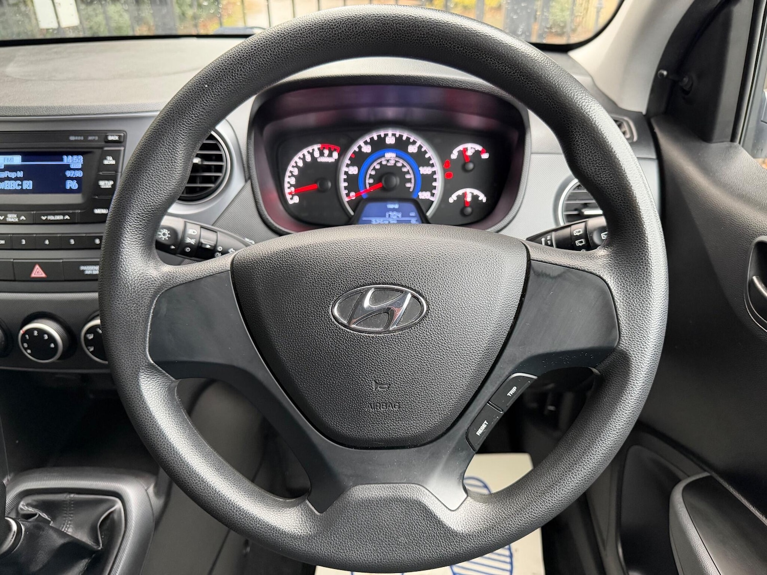 Used Hyundai i10 2018 for sale - 76671596: Photo 34