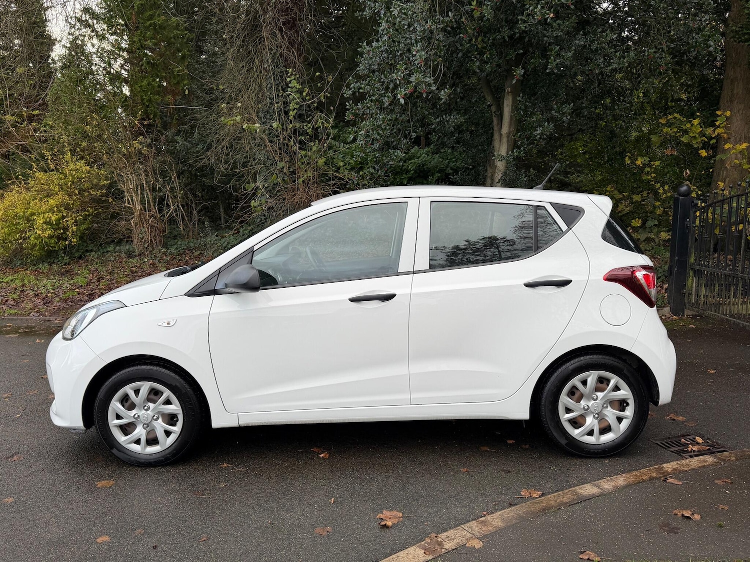 Used Hyundai i10 2018 for sale - 76671596: Photo 4