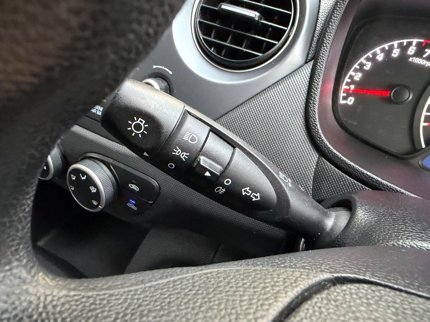 Used Hyundai i10 2018 for sale - 76671596: Photo 42