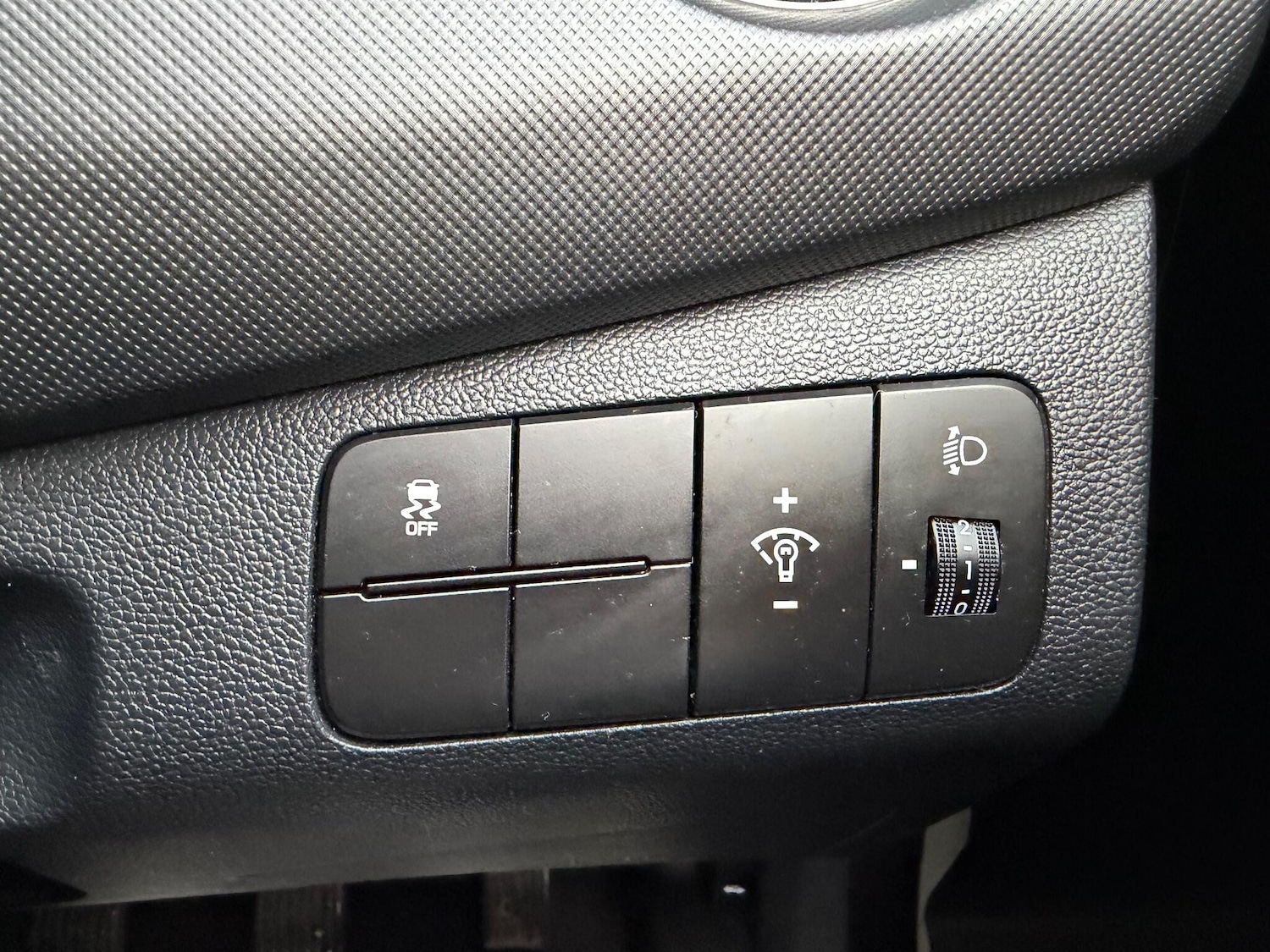 Used Hyundai i10 2018 for sale - 76671596: Photo 43